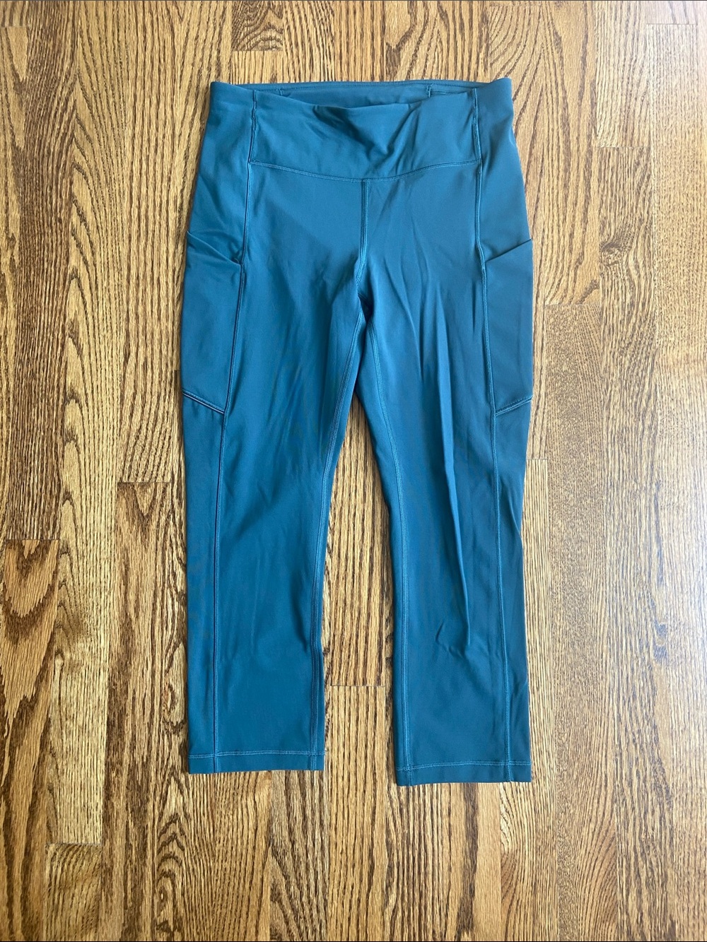 lululemon high-rise crop leggings in dark green